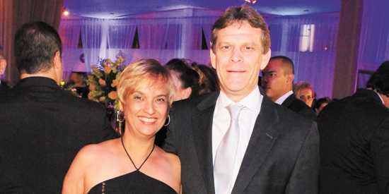 Pedro Lancha, presidente do CDL Franca, e sua mulher Raquel Lancha marcaram presença no Top Franca